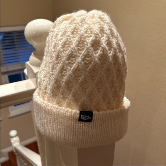 The North Face Cable Knit Adjustable Cuff Unisex Beanie - Picture 2 of 6